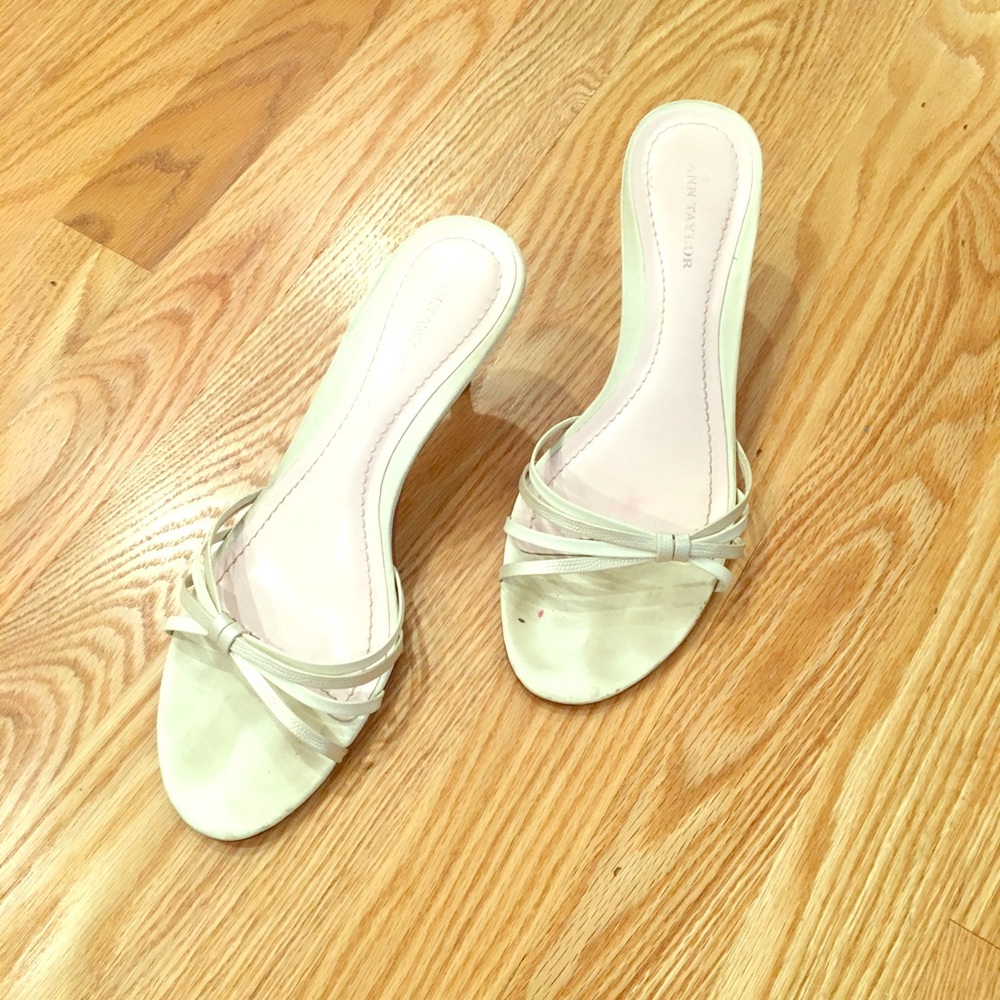 Kitten heel shoes